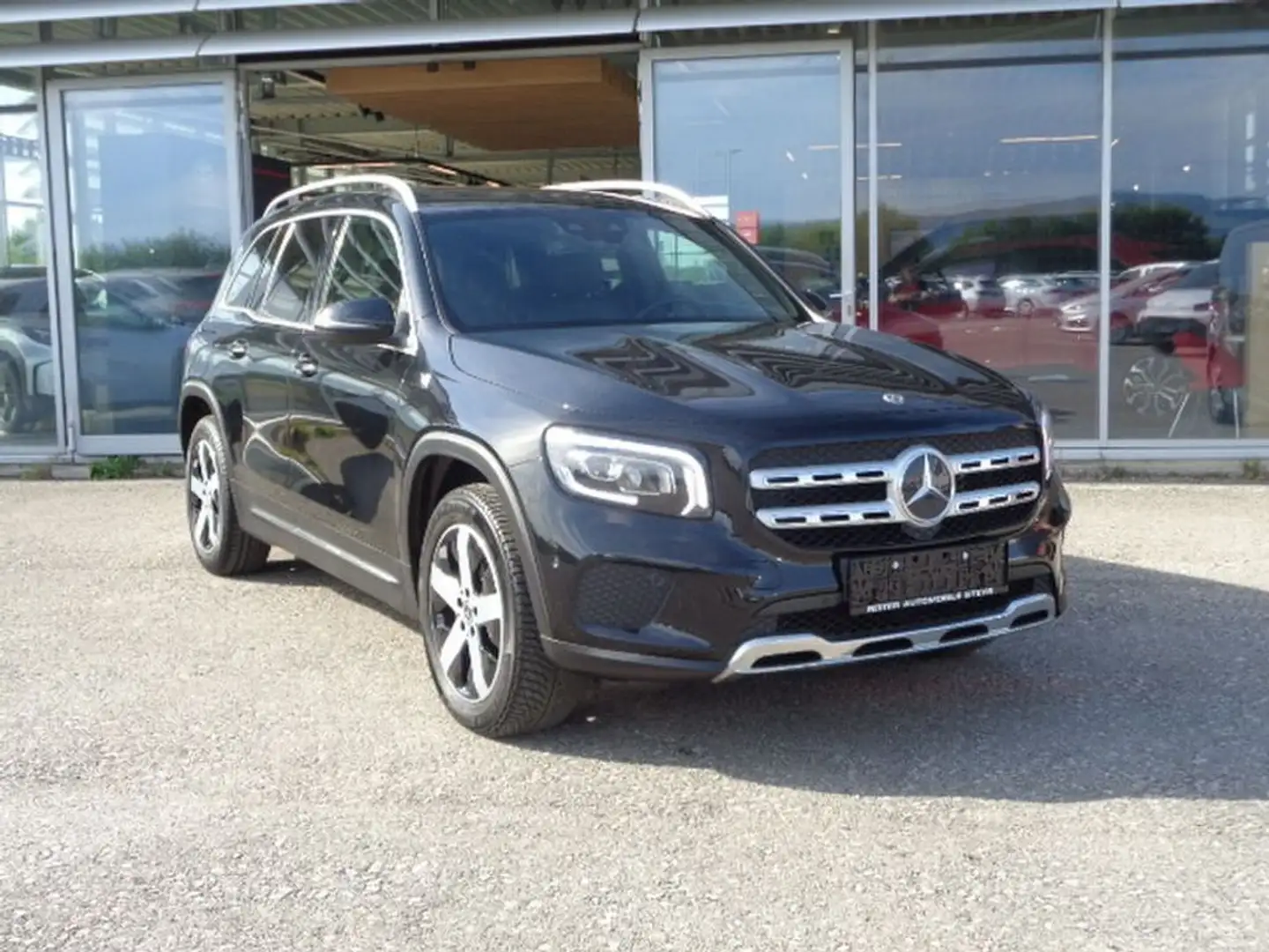 Mercedes-Benz GLB 180 2,0d Aut. *LED *Navi *AHK Schwarz - 1