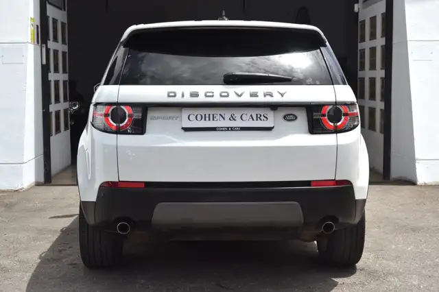 Land Rover Discovery view 7