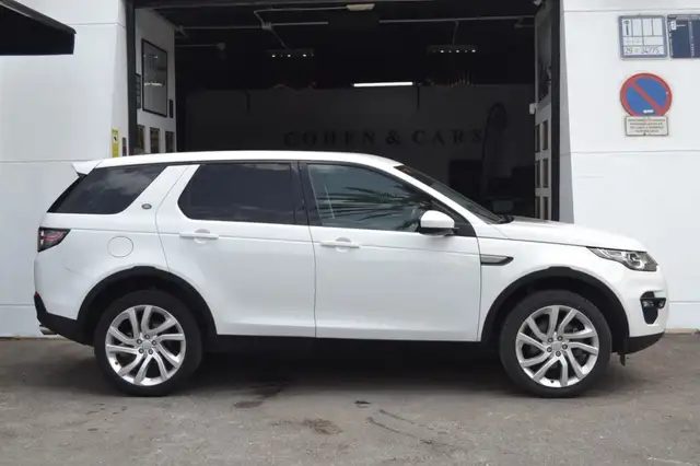 Land Rover Discovery view 5
