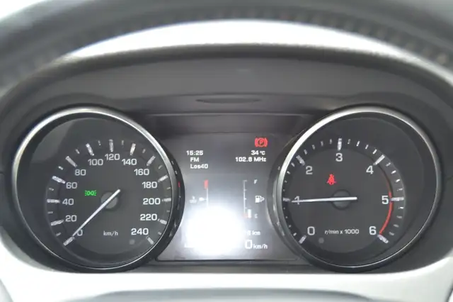 Land Rover Discovery view 12