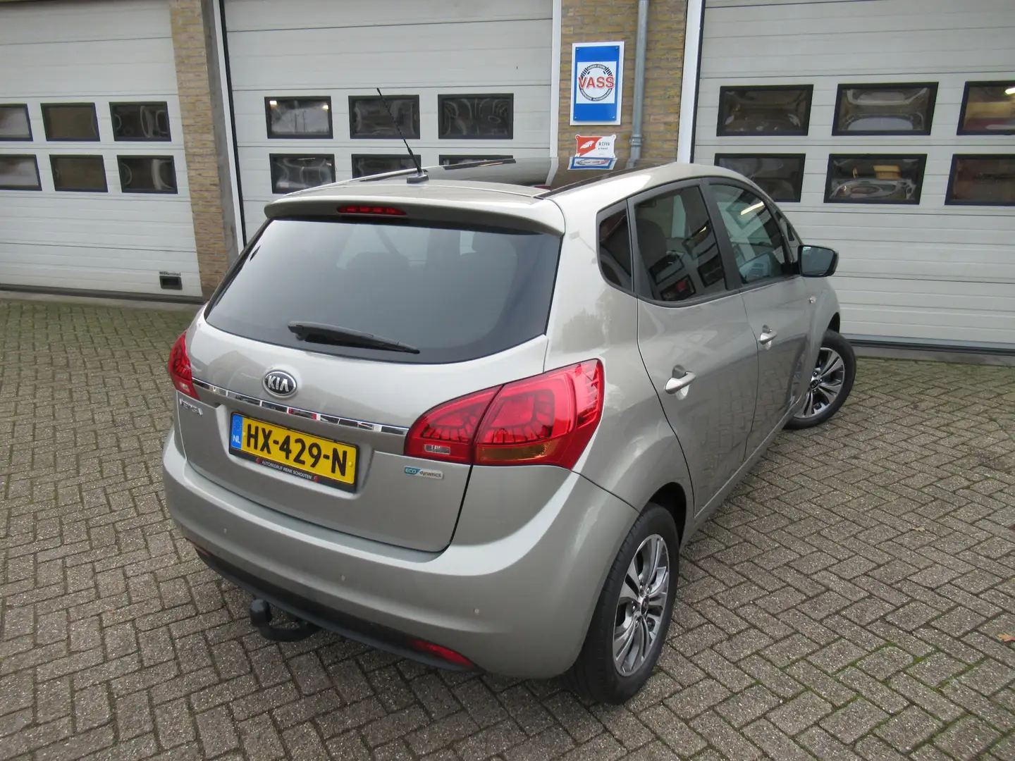 Kia Venga 1.4 CVVT DynamicPLusLine Gris - 2