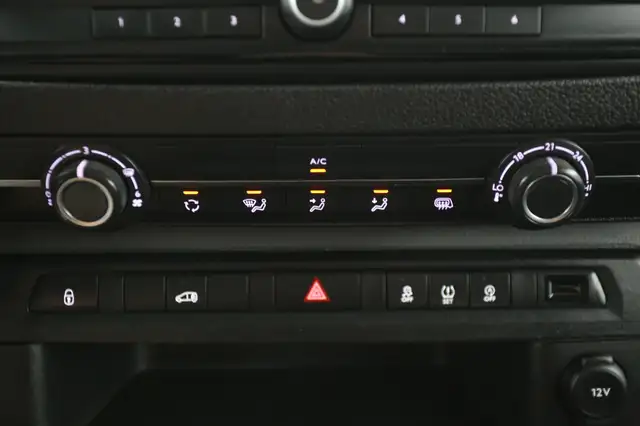 Opel Vivaro view 12