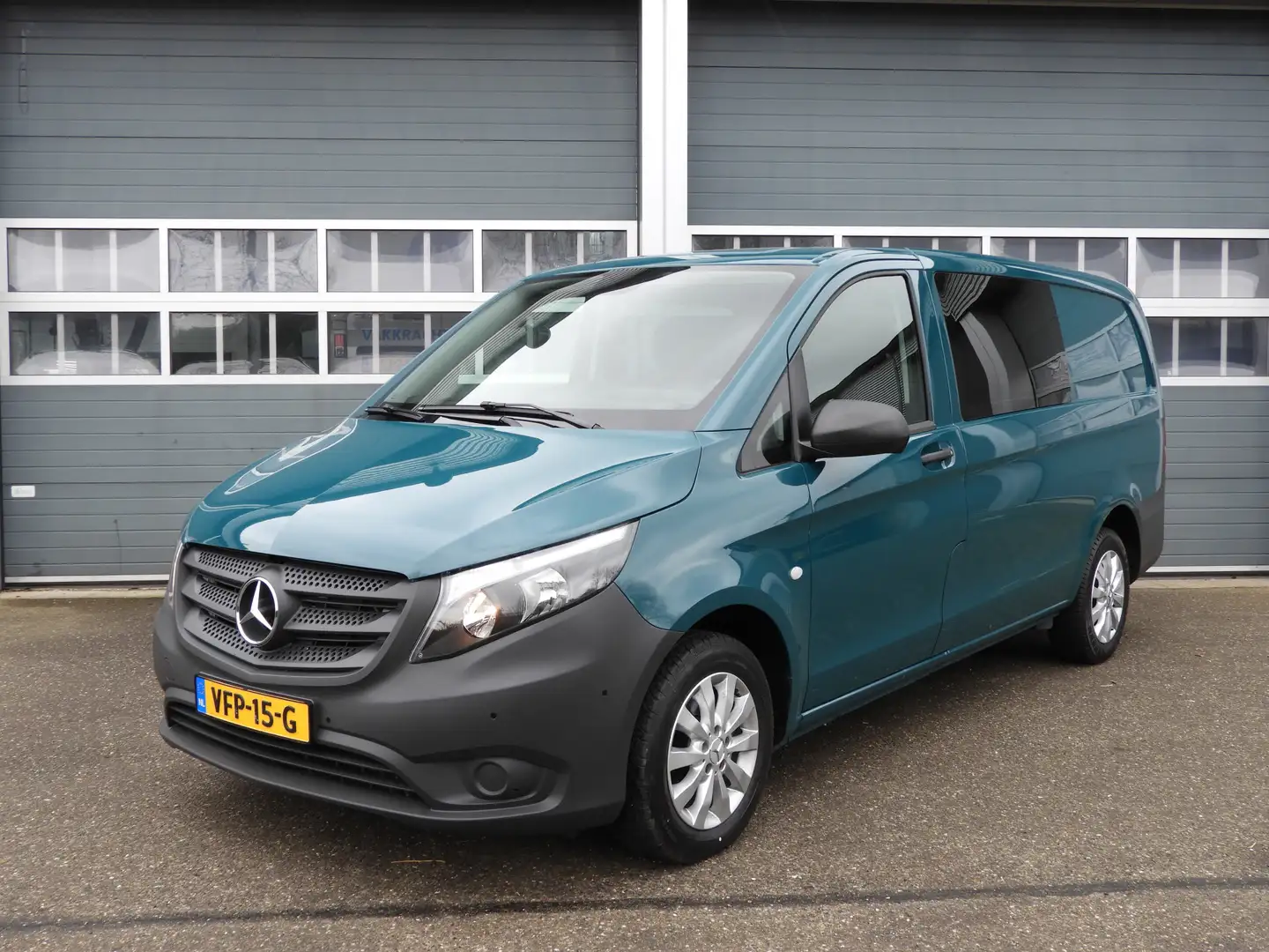 Mercedes-Benz Vito 114 CDI Lang DC Comfort AUT | CLIMA | NAV | CAMERA Groen - 1
