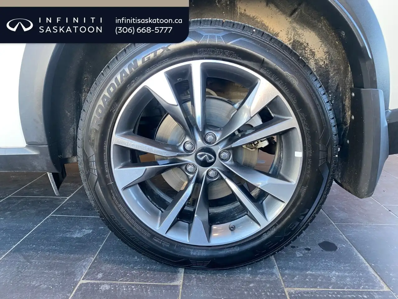 Infiniti QX60 снимка Infiniti QX60