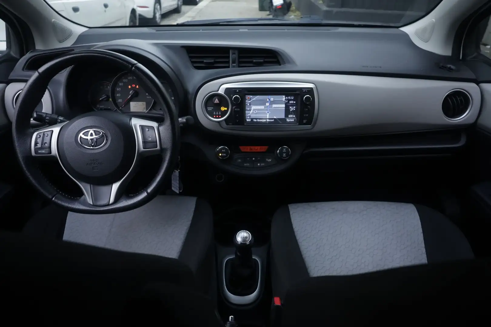 Toyota Yaris Toyota Yaris 1.0 5 porte 51KW ANNO 2011 Wit - 2