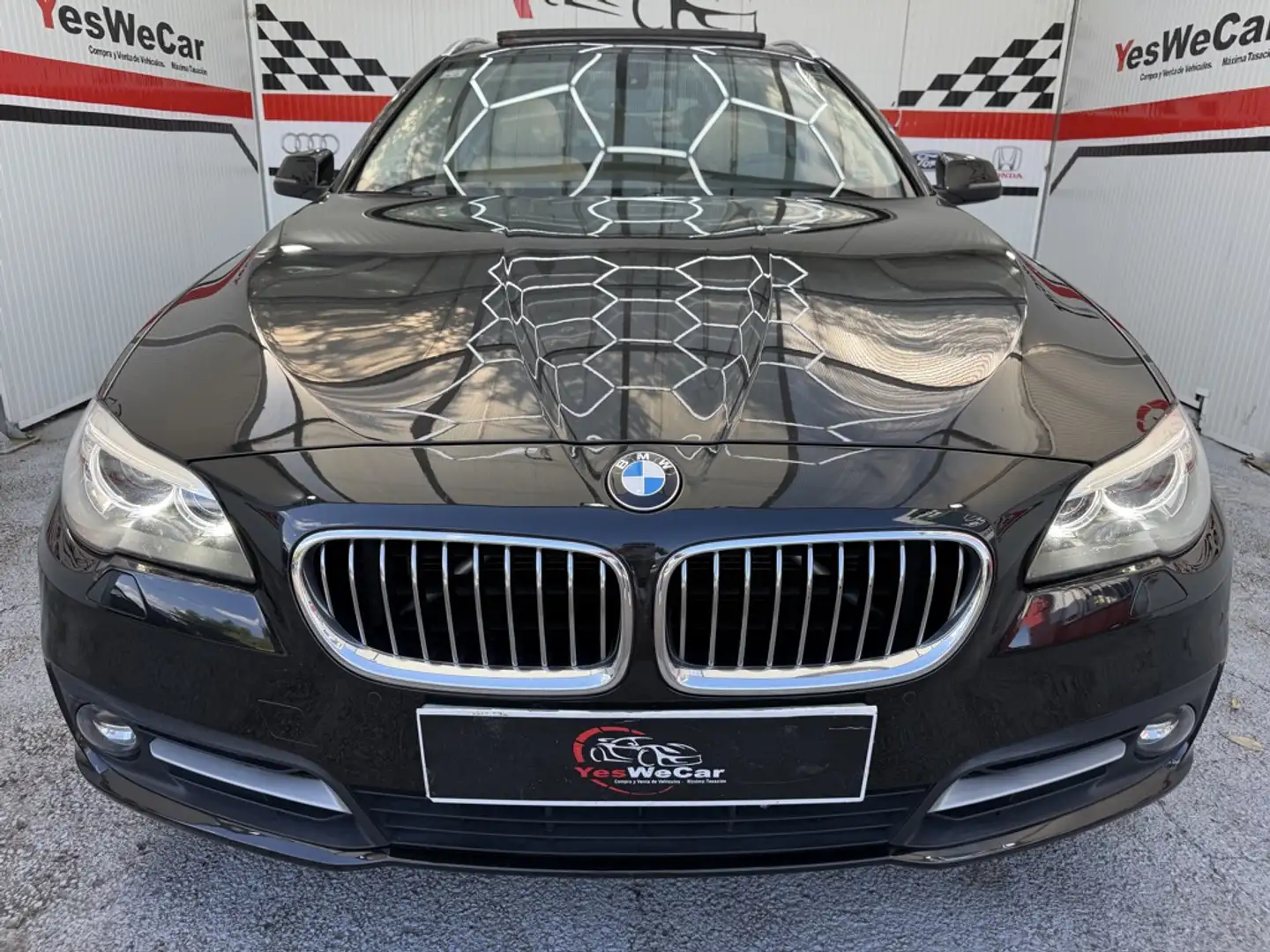 BMW 525dA Touring xDrive Luxury Negro - 2