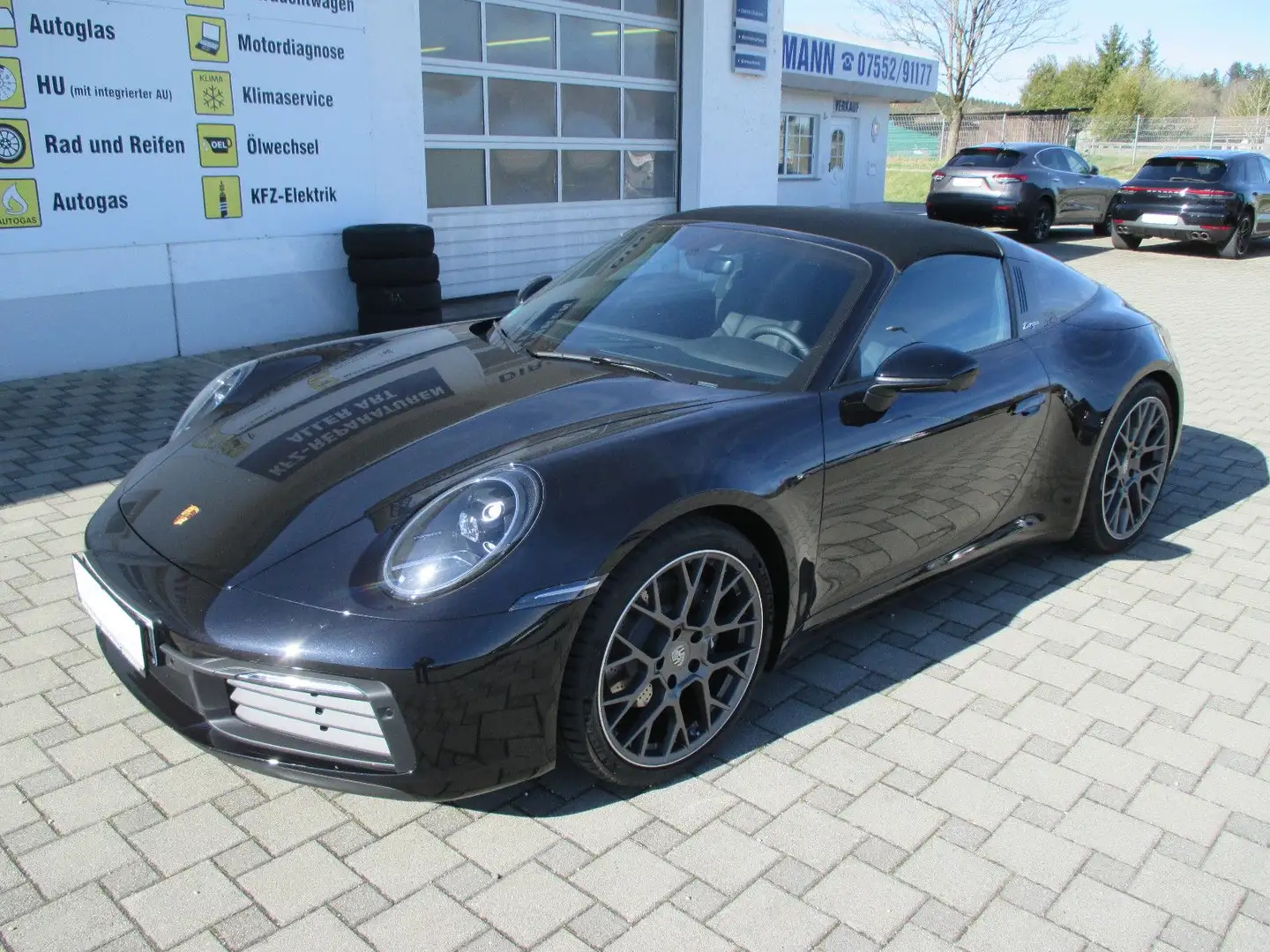 Porsche 992 /911 Targa 4, 1200km Schwarz - 2