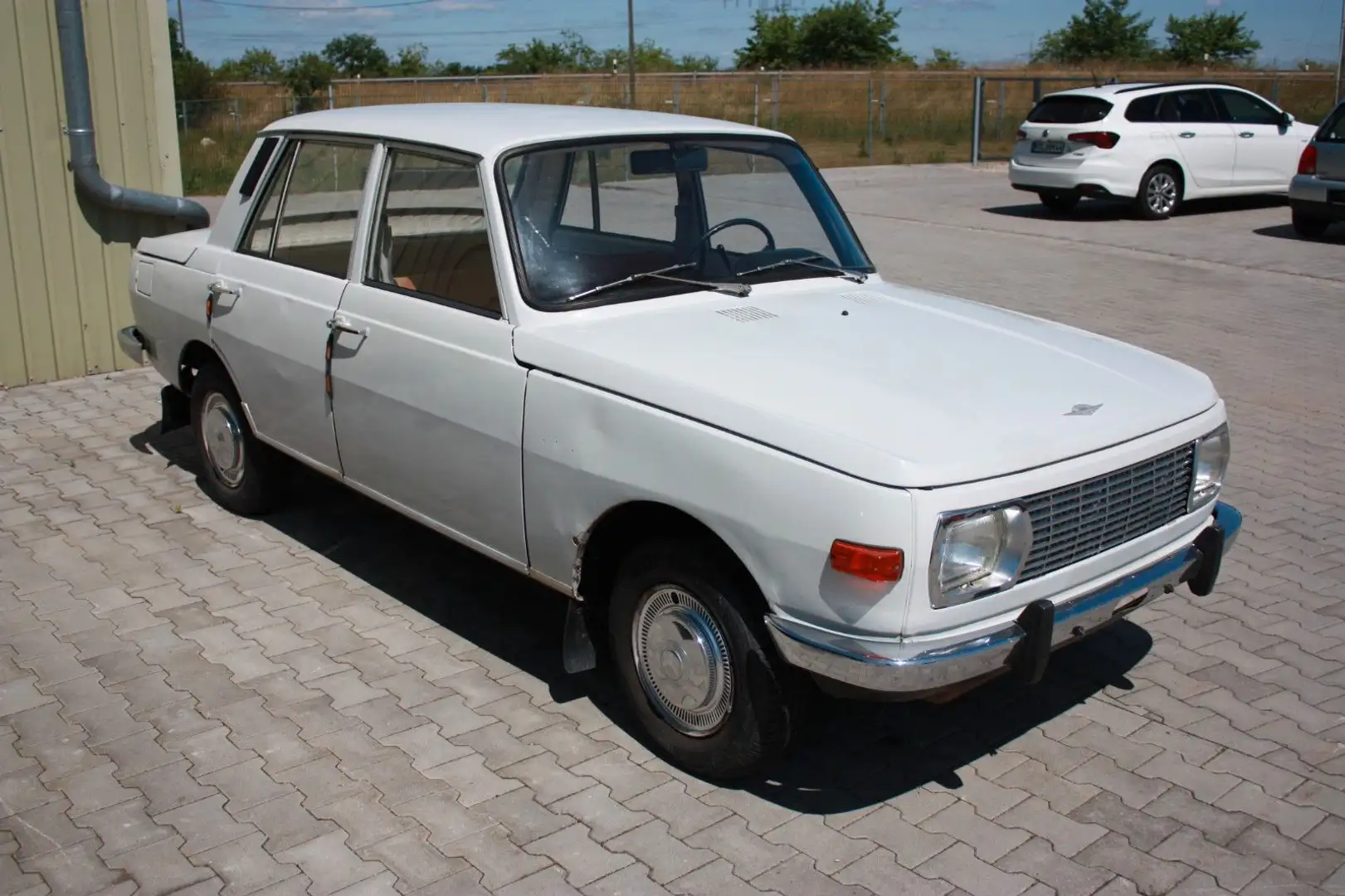 Wartburg 353 inkl. Gutachten - Mit Originalradio ! Weiß - 1