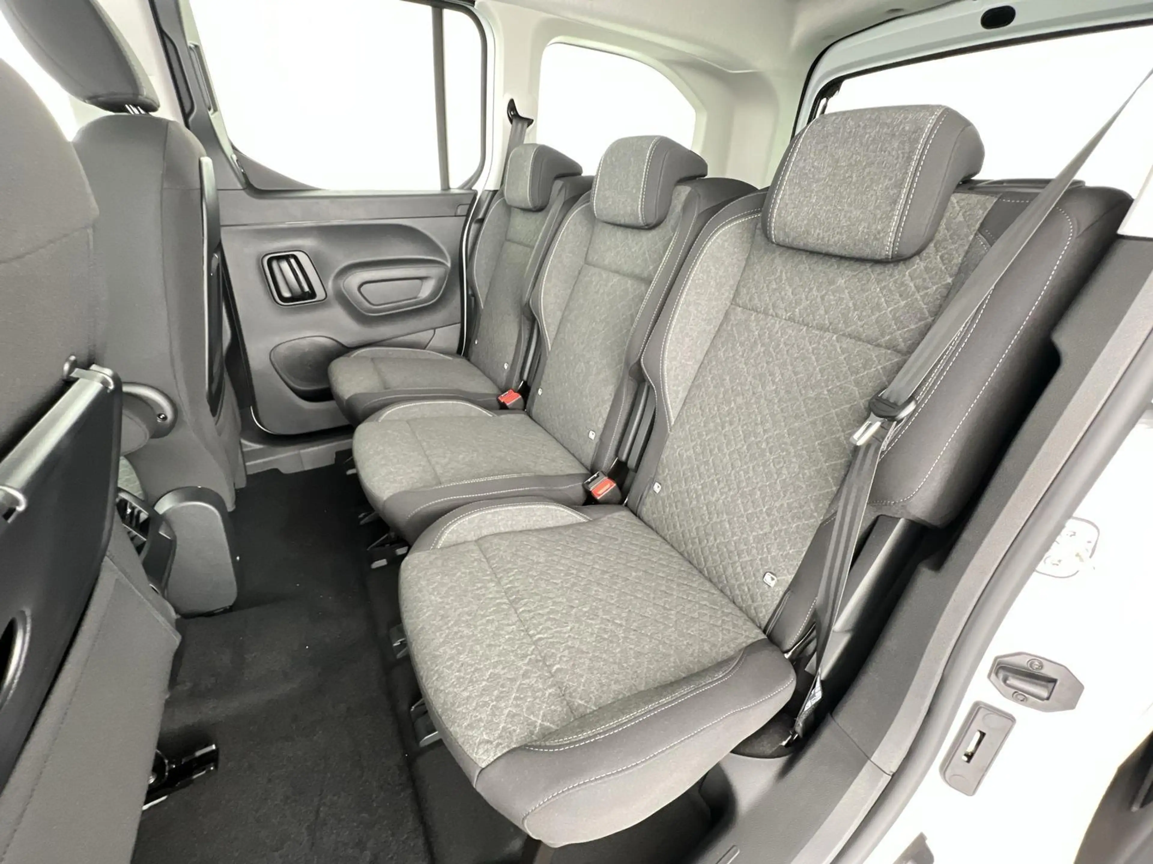 Opel Combo Life Edition XL 1.5 D*NAVI*RFK*LHZ*uvm — photo 9