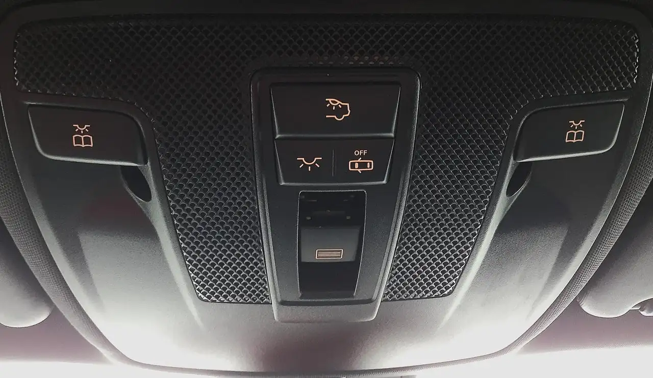 Mercedes-Benz GLA снимка Mercedes-Benz GLA
