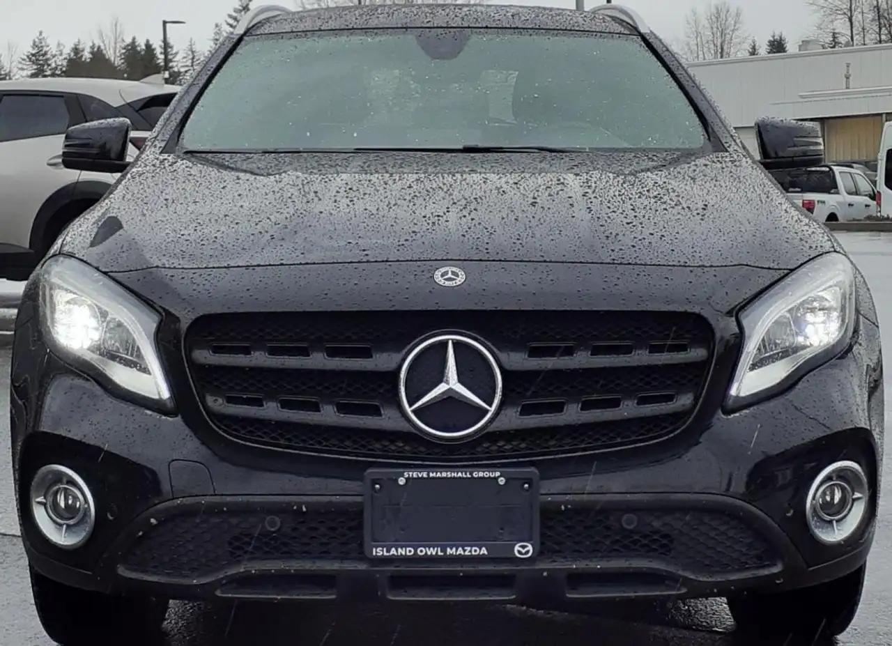 Mercedes-Benz GLA снимка Mercedes-Benz GLA