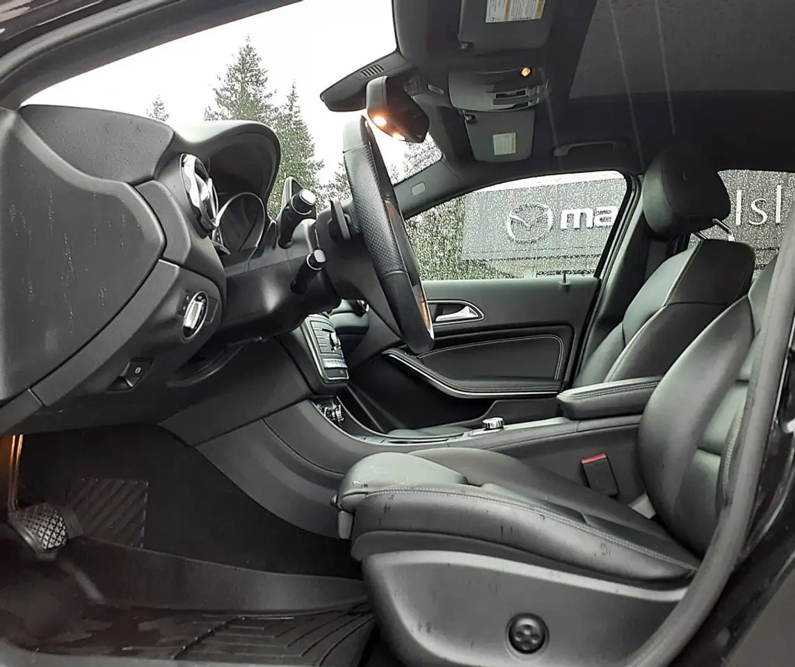 Mercedes-Benz GLA снимка Mercedes-Benz GLA