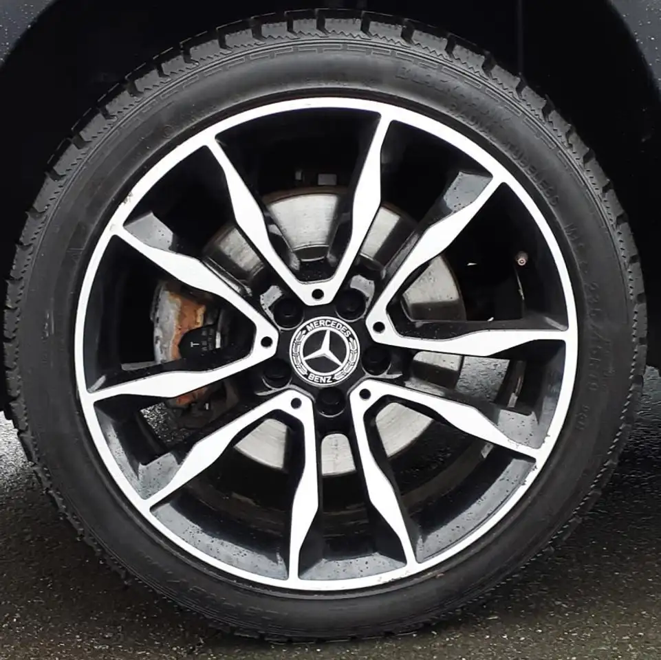 Mercedes-Benz GLA снимка Mercedes-Benz GLA