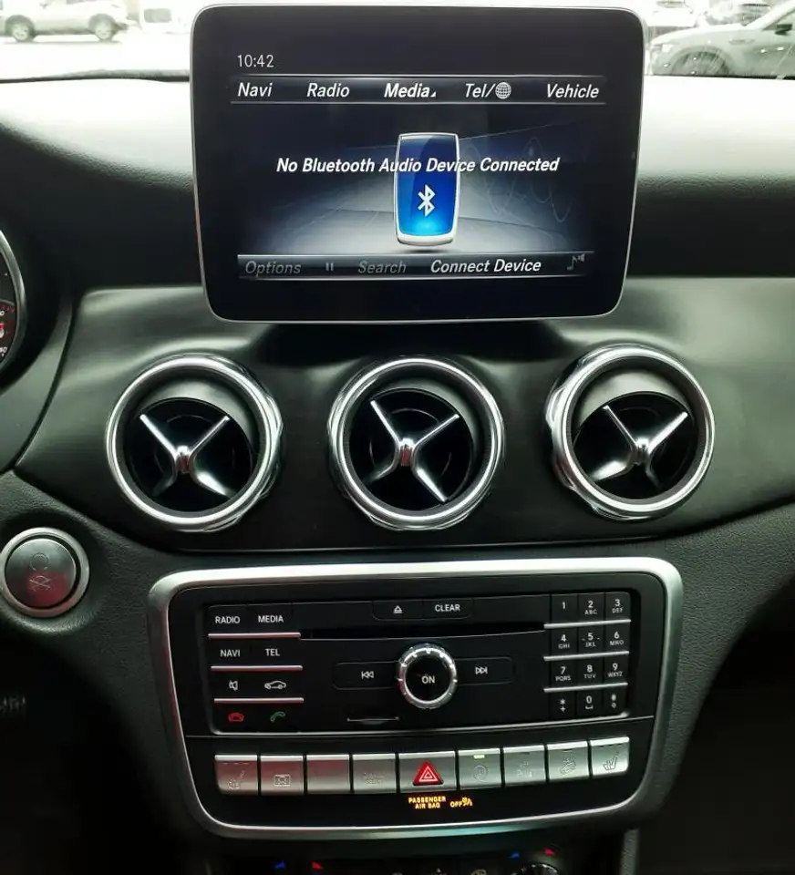 Mercedes-Benz GLA снимка Mercedes-Benz GLA