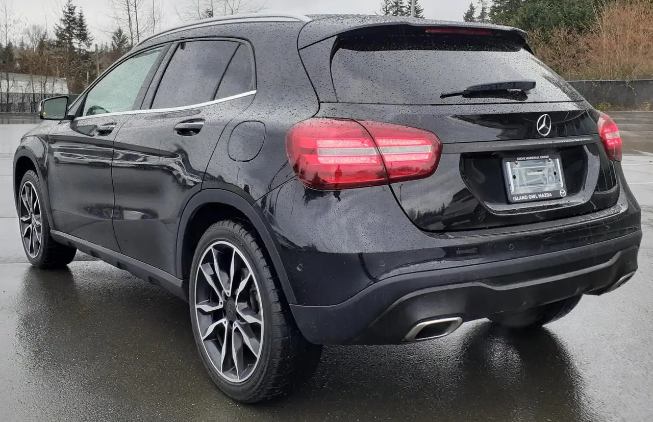 Mercedes-Benz GLA снимка Mercedes-Benz GLA