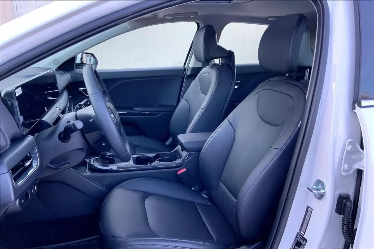 Kia K4 снимка Kia K4