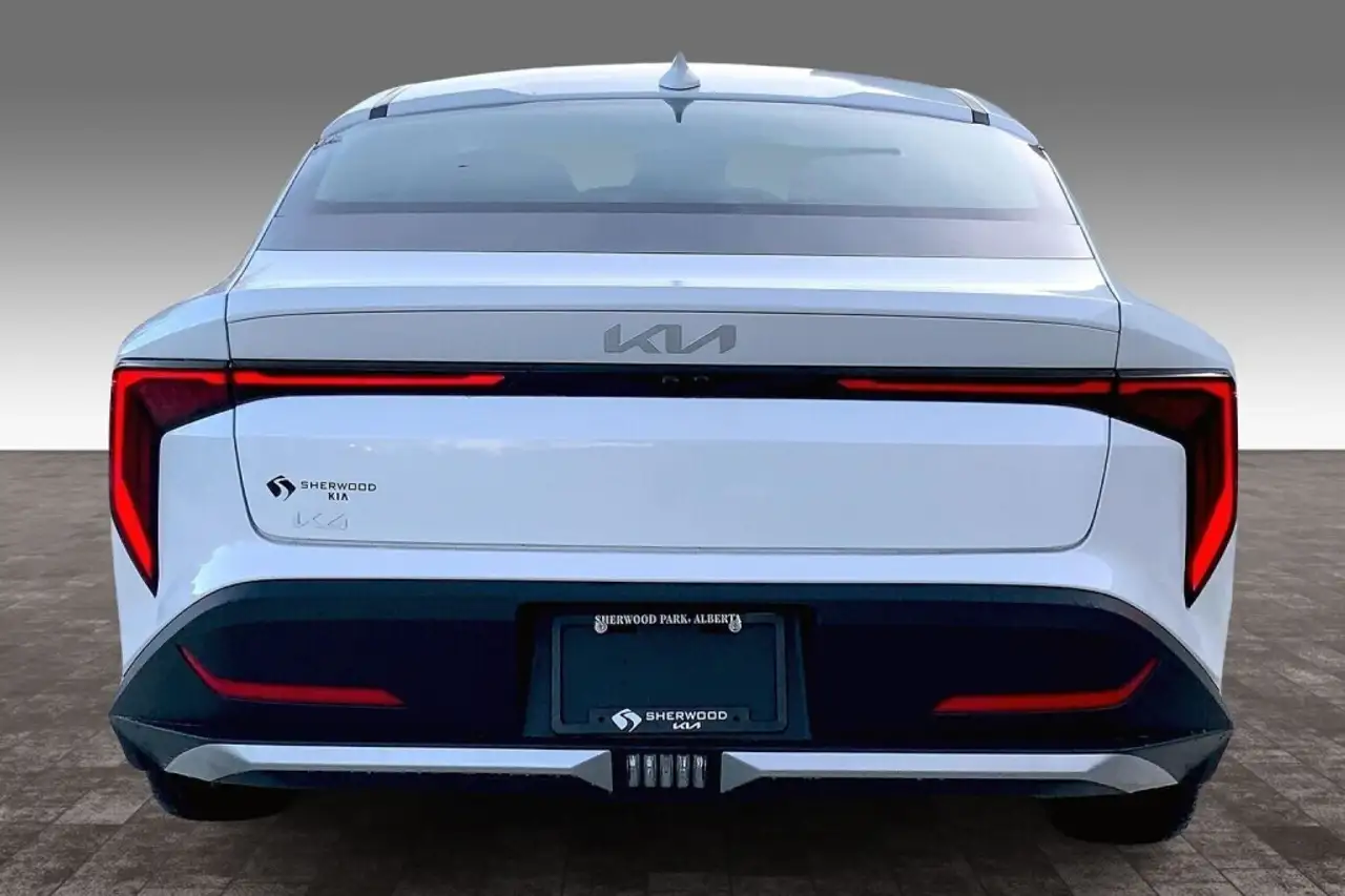 Kia K4 снимка Kia K4