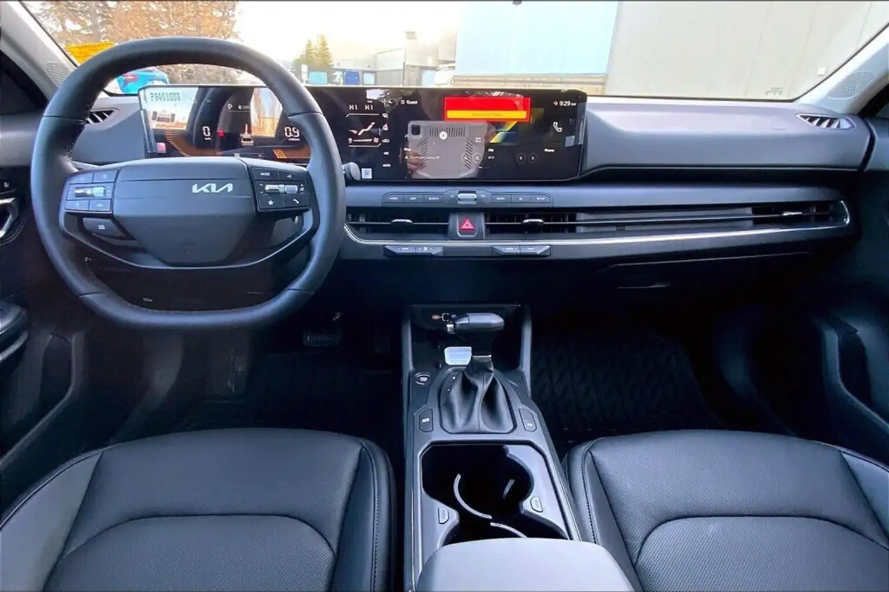 Kia K4 снимка Kia K4