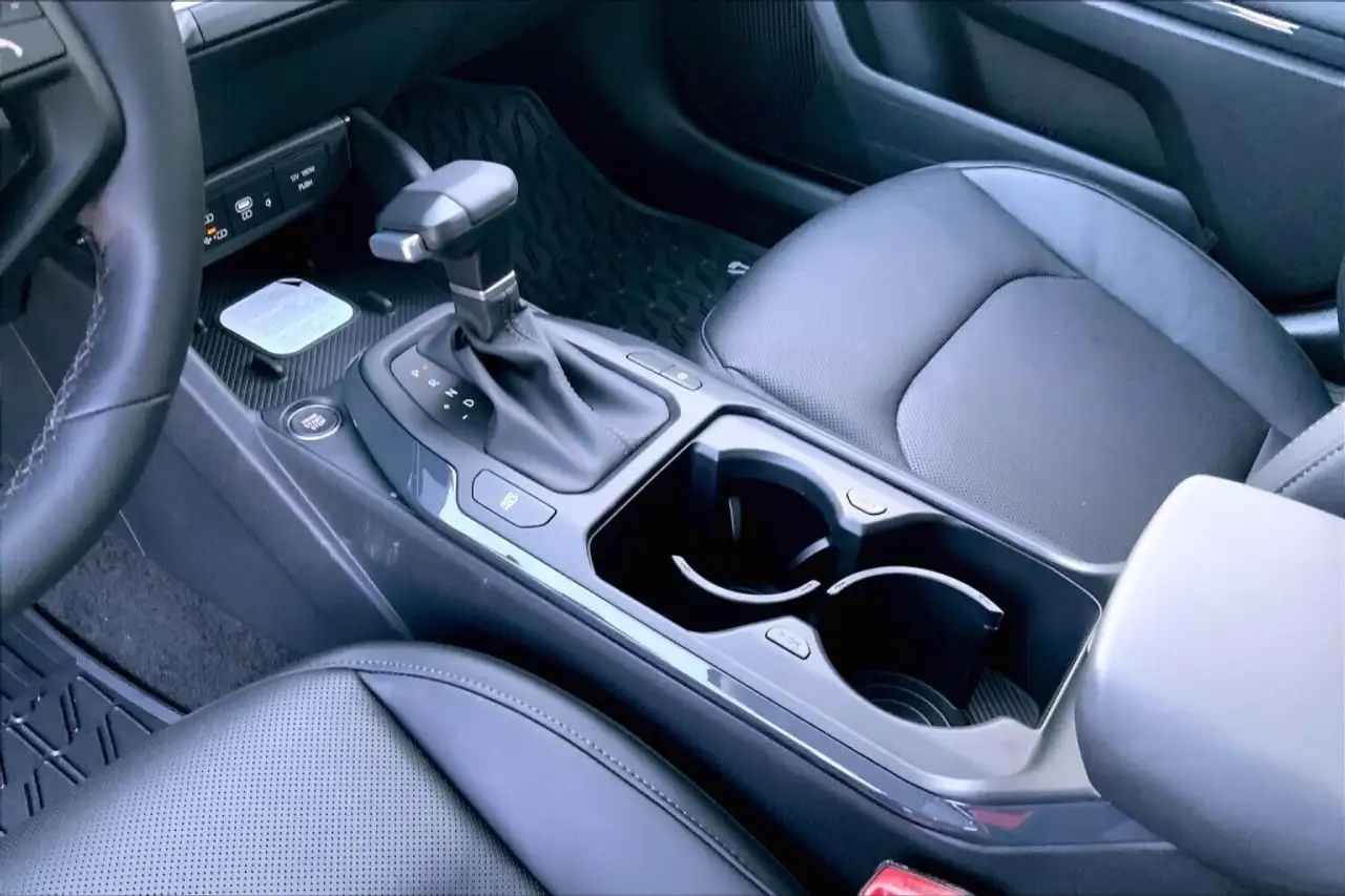 Kia K4 снимка Kia K4