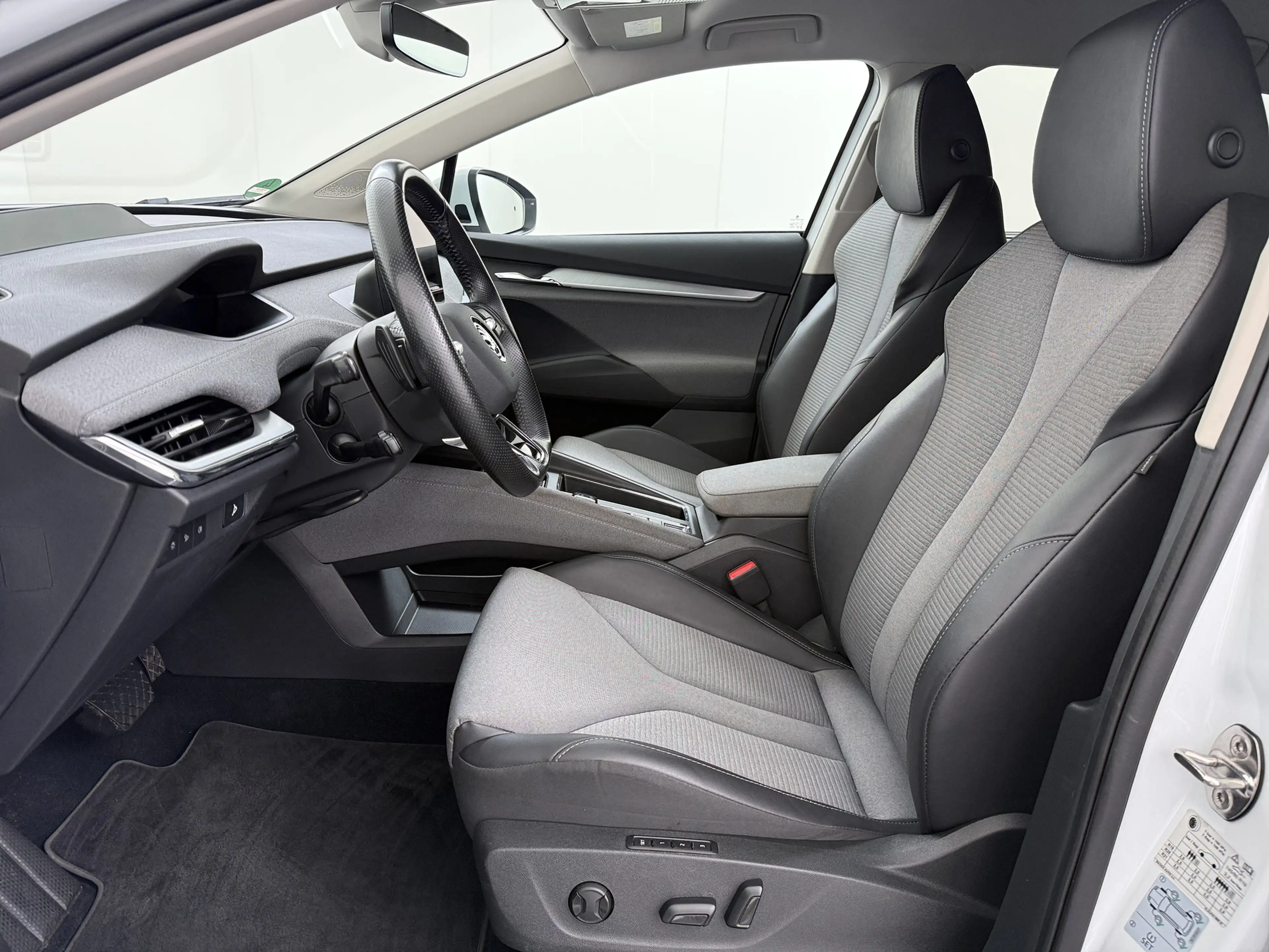 Skoda Enyaq iV 60 First Edition Trekhaak Adap.Cruise Head-Up C — photo 10