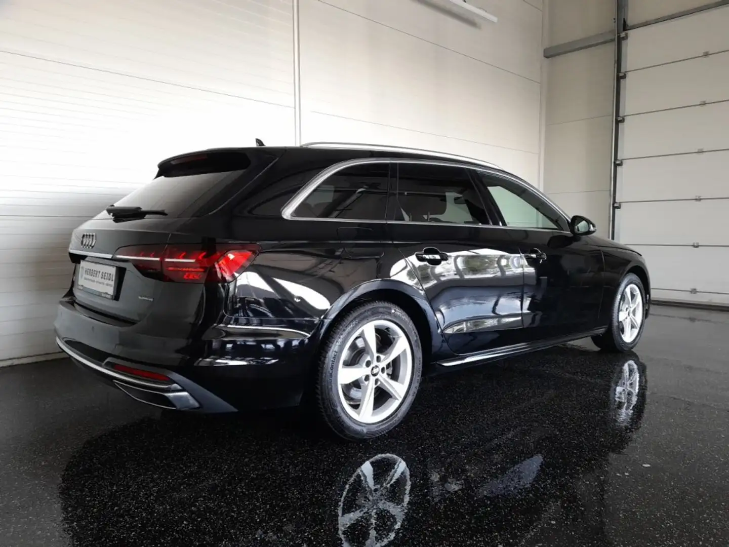Audi Q3 A4 Avant S-LINE 40 TFSI Quattro S-tr. *STANDHEIZUNG / VOLL LED & DYN BLINKER / NAVI / TEILLEDERSPORTSITZE / SOUNDSYSTEM / Schwarz - 2