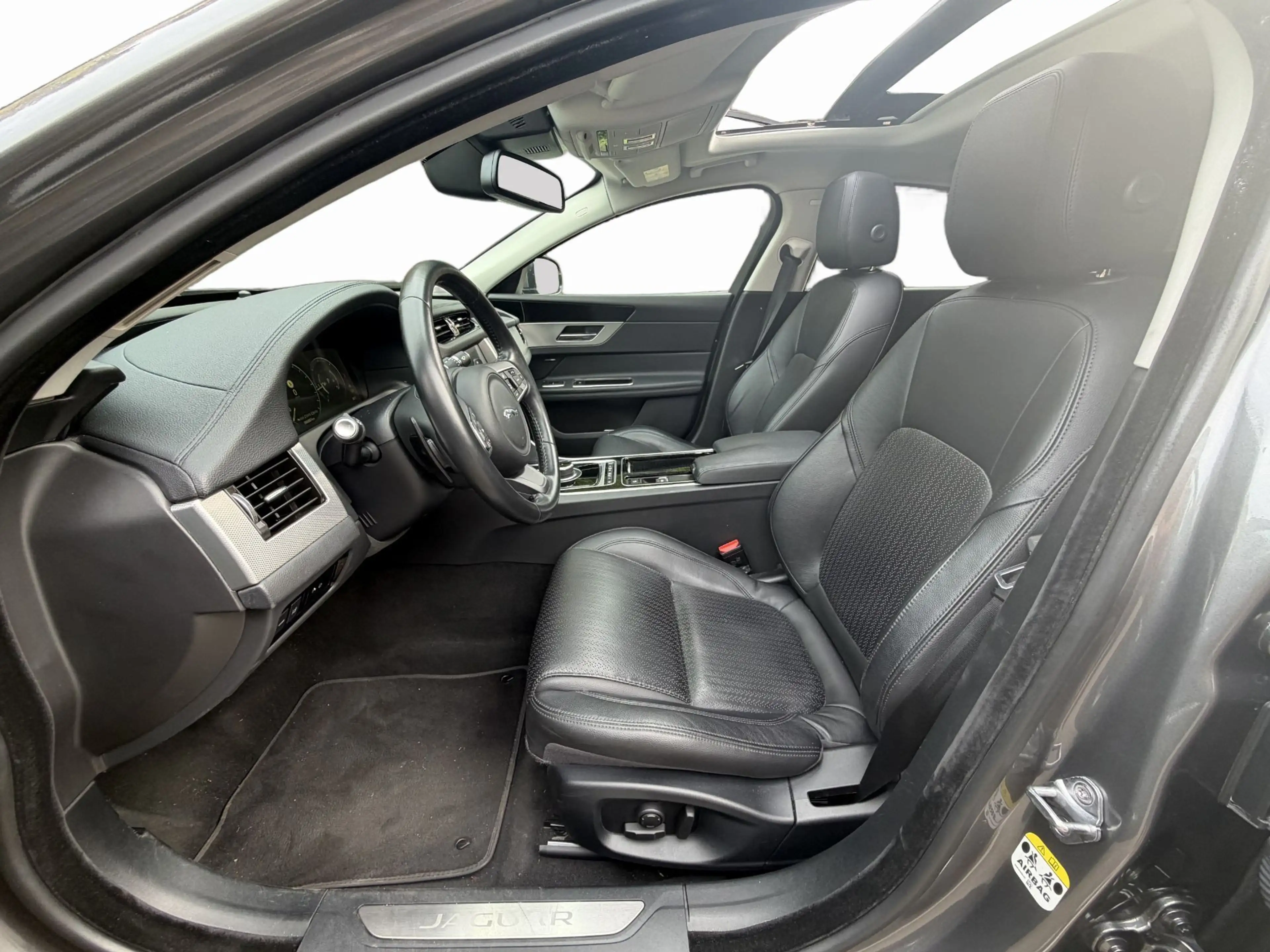 Jaguar XF Prestige 30d Pano*Leder*Digital — photo 9