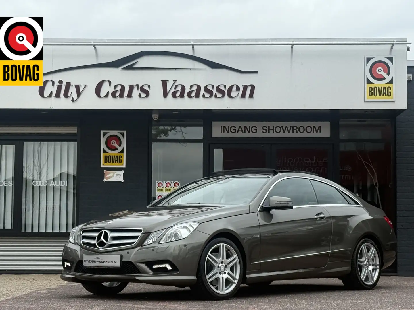 Mercedes-Benz E 350 Coupé CGI Avantgarde automaat youngtimer 293 pk or Beige - 1