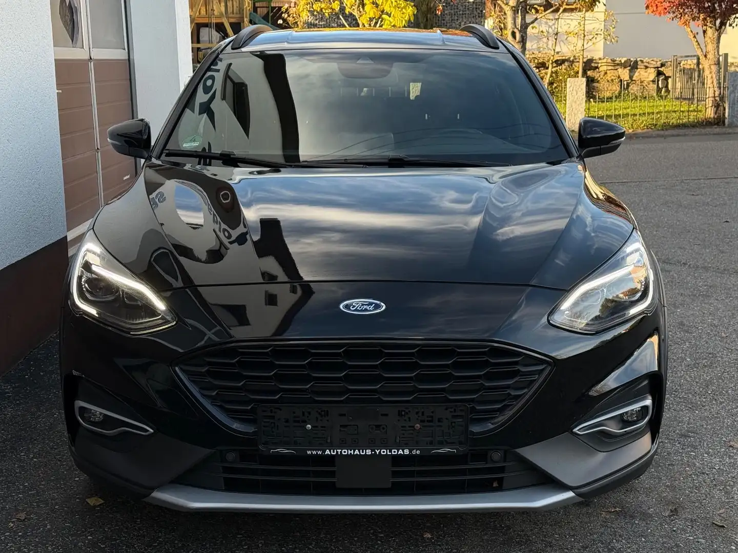 Ford Focus Lim. Active LED*NAVI*AHK*ACC*KAMERA*Automa Zwart - 2