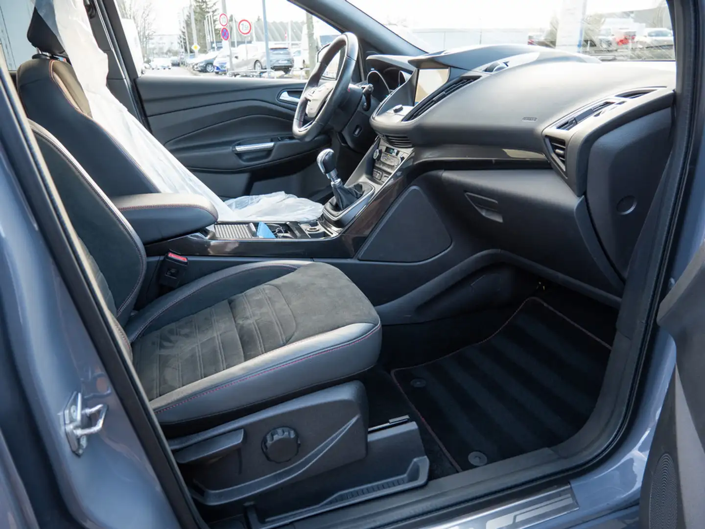Ford Kuga 1.5 EcoBoost ST-Line *FINANZ 263€* PANO Grau - 2