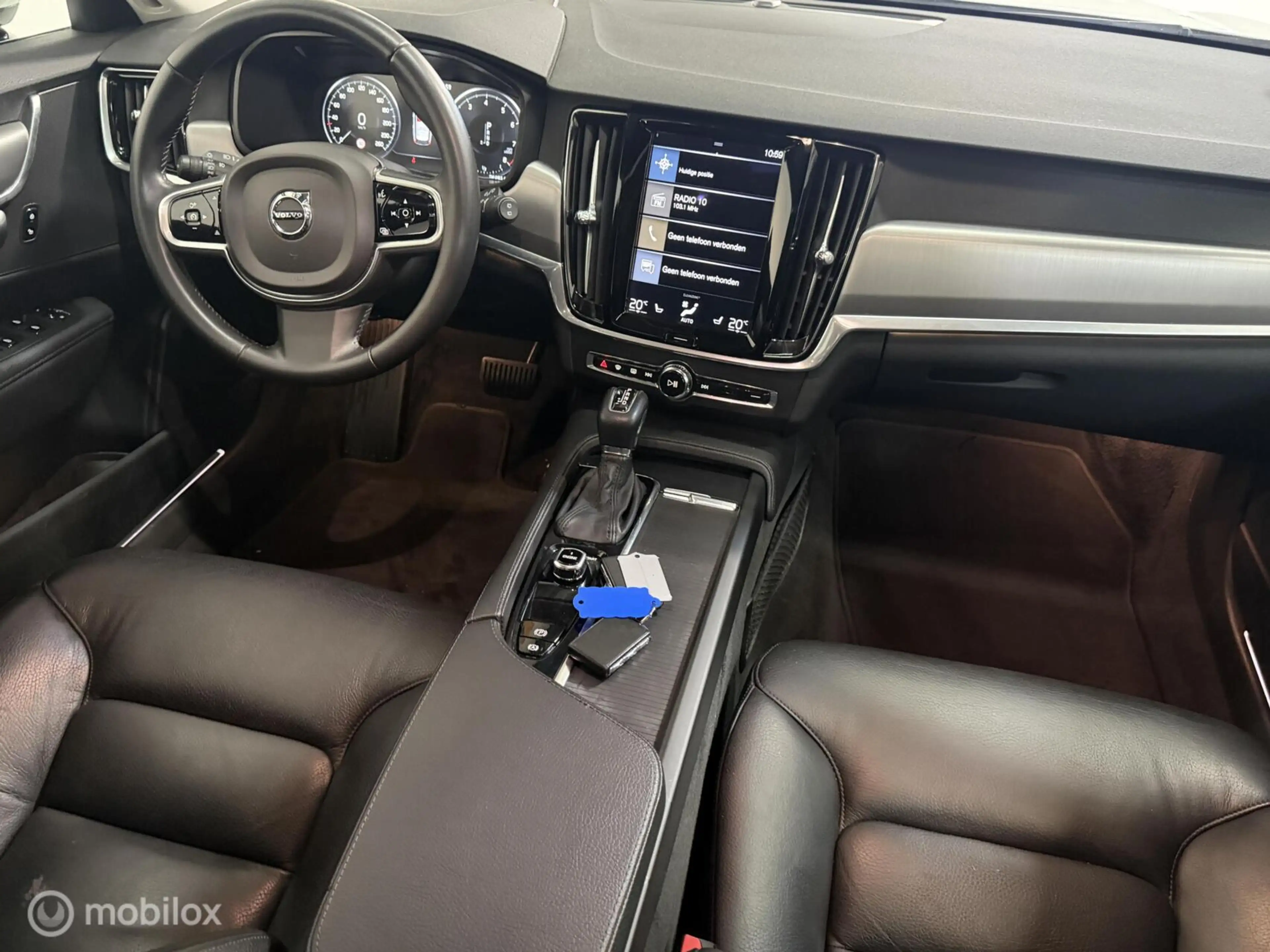 Volvo V90 2.0 T5 Momentum NL-AUTO / PANO / LEER — photo 3
