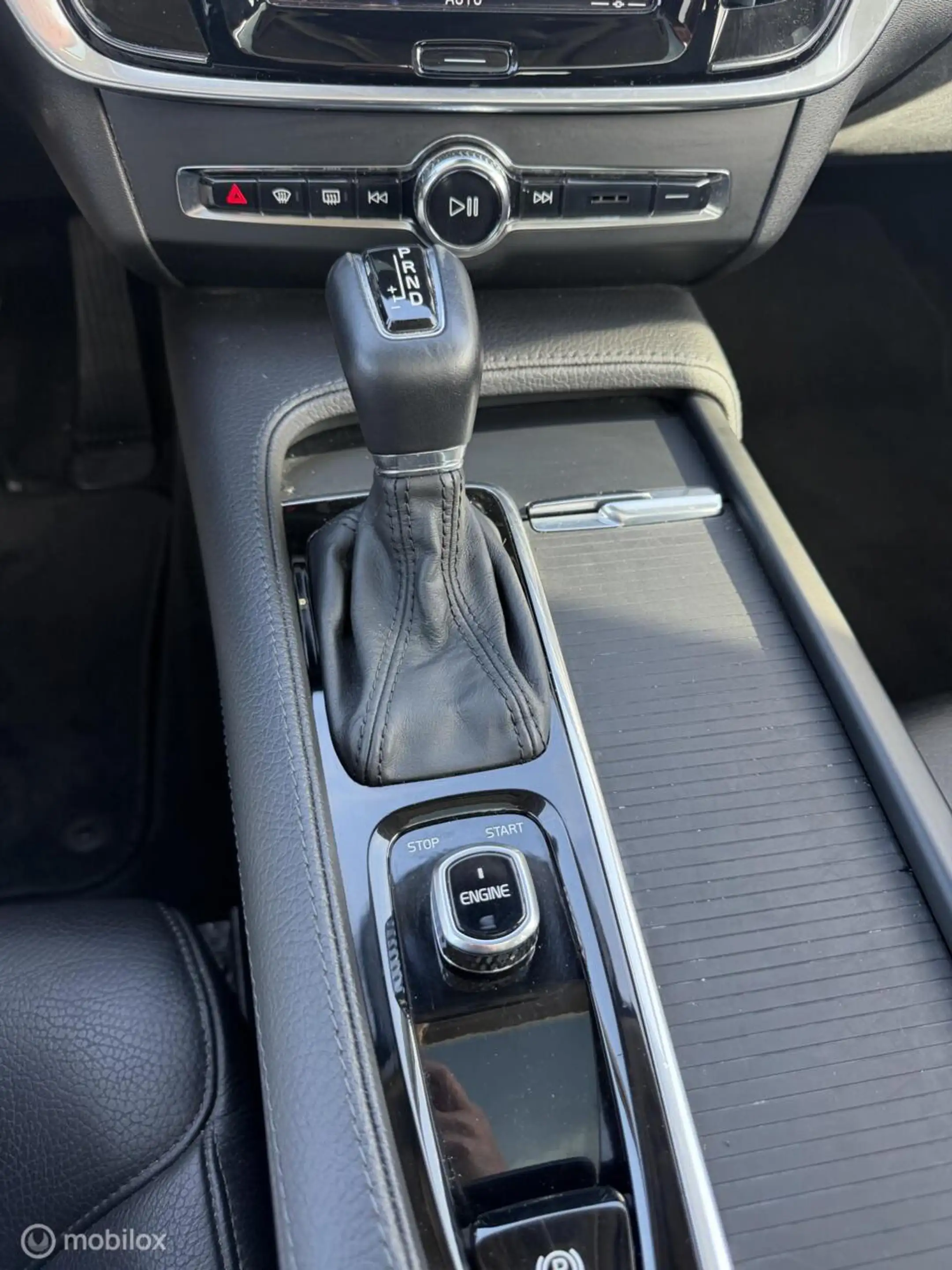 Volvo V90 2.0 T5 Momentum NL-AUTO / PANO / LEER — photo 18
