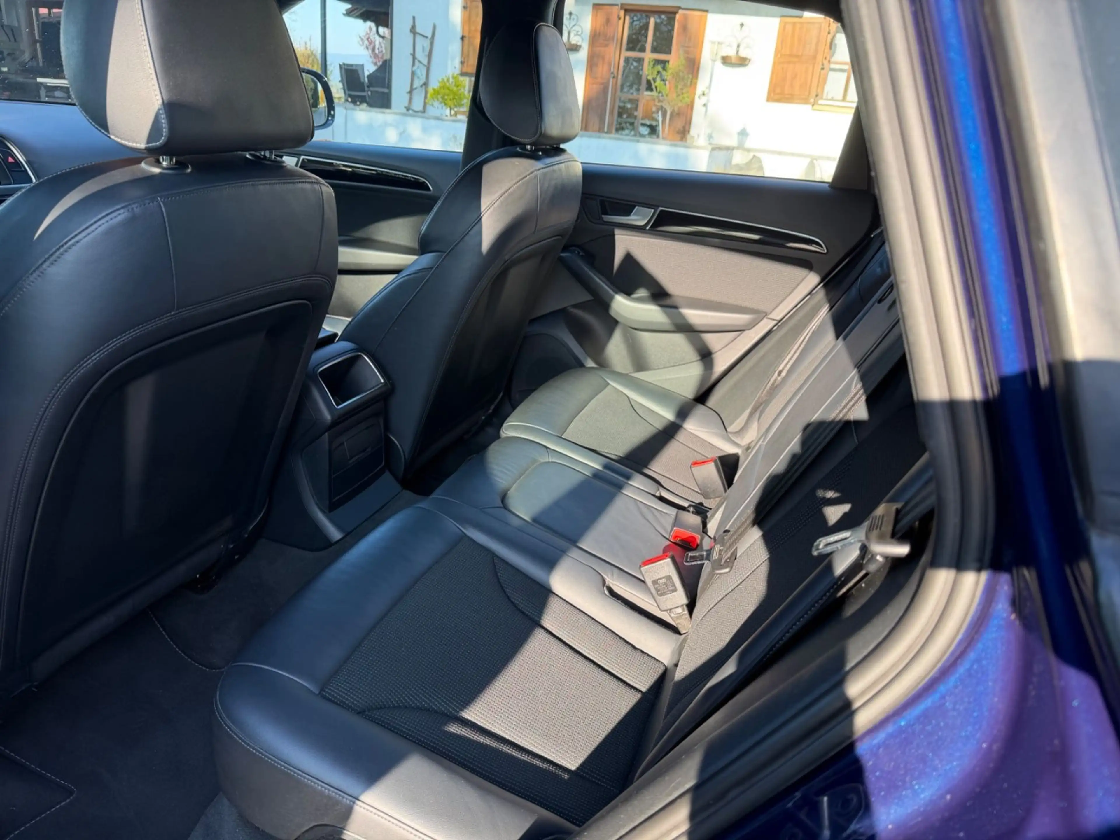 Audi Q5 2.0 TDI 140 kW quattro S-LINE AHK — photo 13