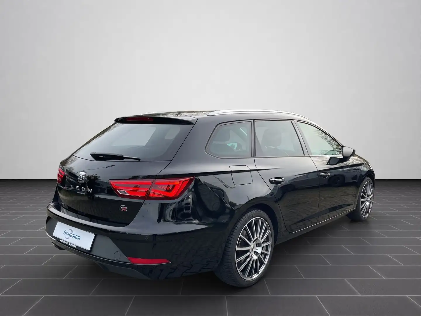SEAT Leon Sportstourer 2.0 TSI FR Navi, Beats, PDC Schwarz - 2