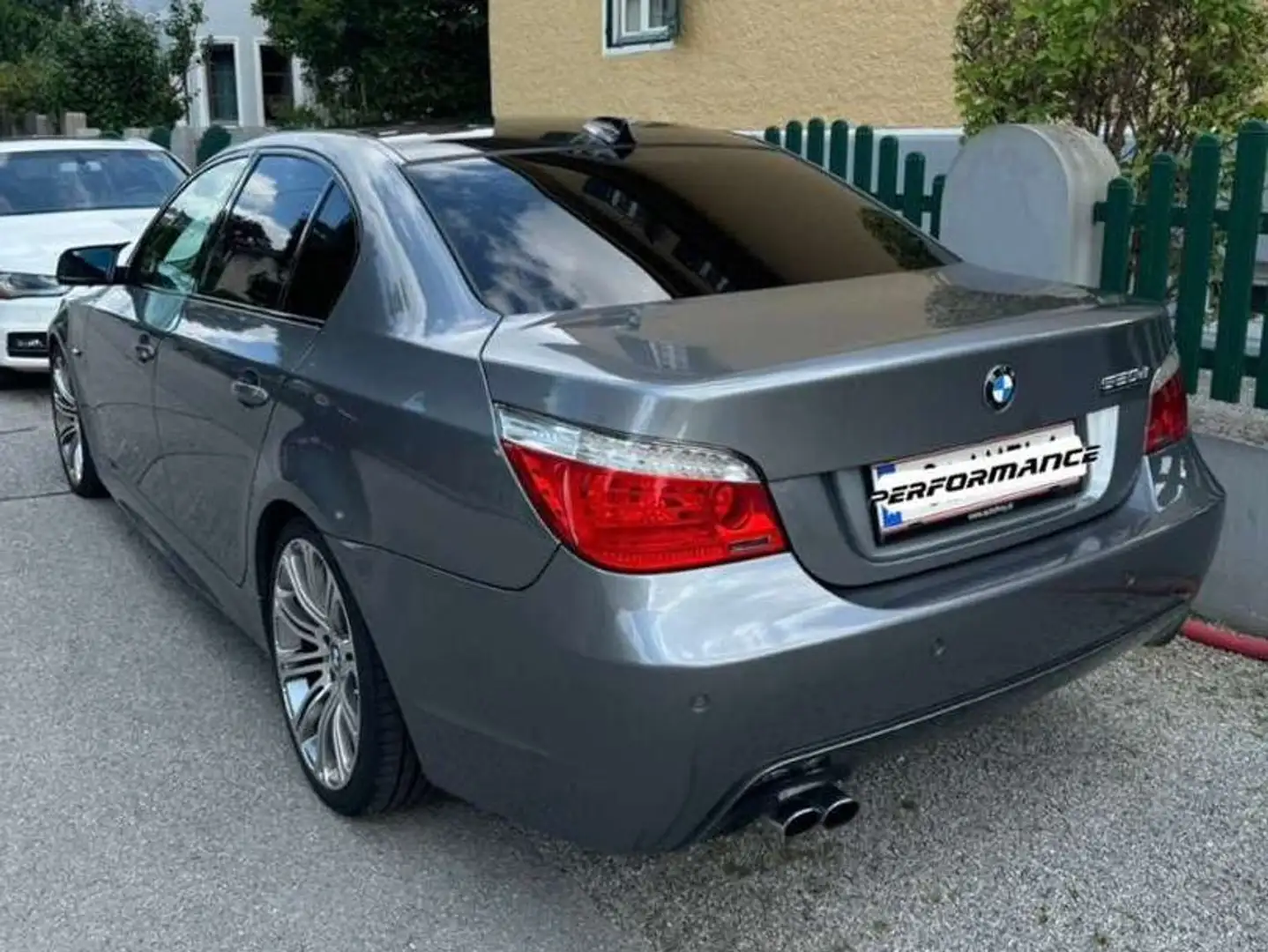 BMW 525 525d Aut. Grau - 2