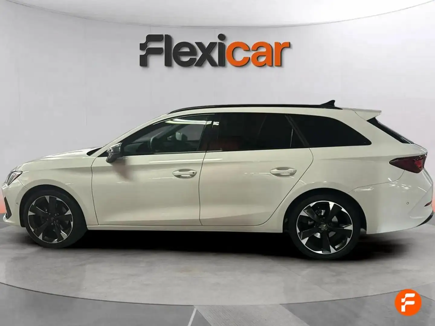 CUPRA Leon 1.5 eTSI 110kW 150CV) DSG Жовтий - 2