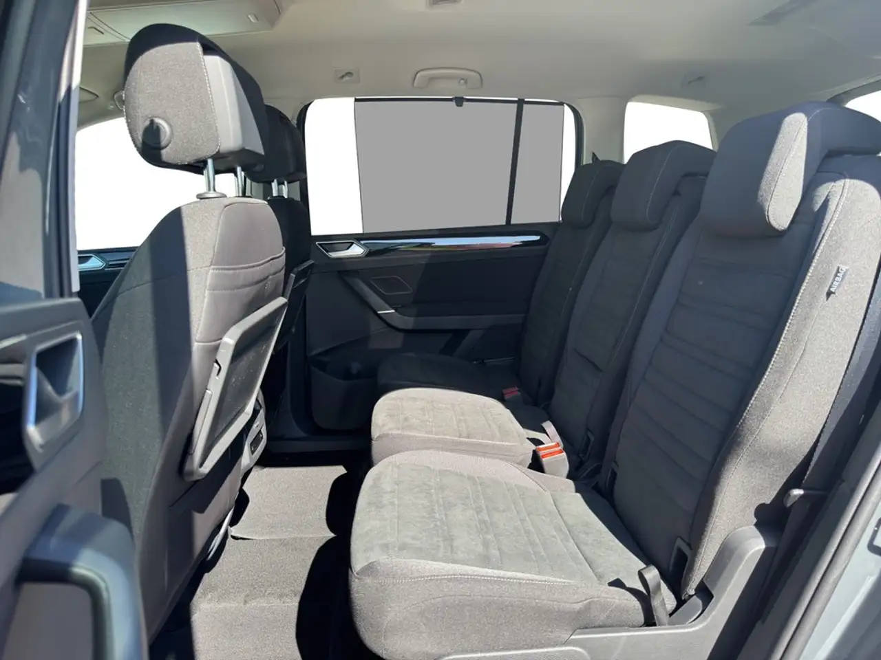Volkswagen Touran 2.0 TDI DSG Highline DCC AHK*STHZG*DYNAUDIO*LED... 12