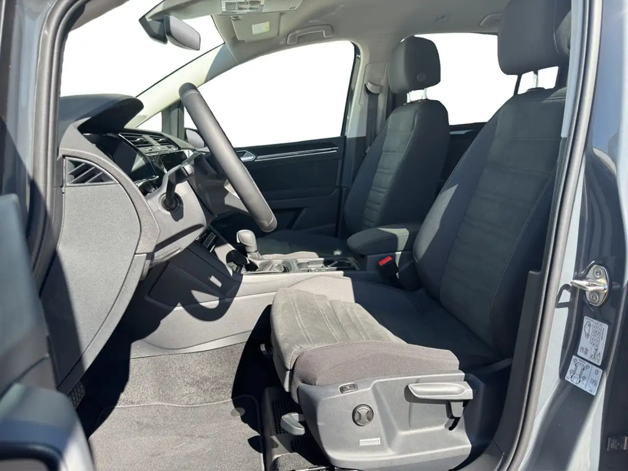 Volkswagen Touran 2.0 TDI DSG Highline DCC AHK*STHZG*DYNAUDIO*LED... 11
