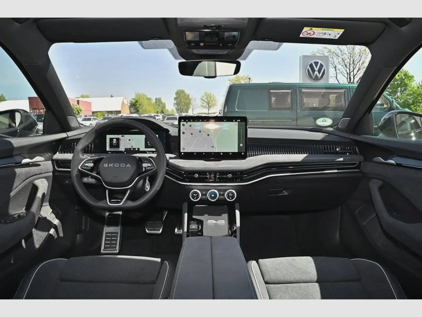 Skoda Superb Combi 2.0 TDI DSG Sportline Navi AHK Standheiz. Pa Schwarz - 2