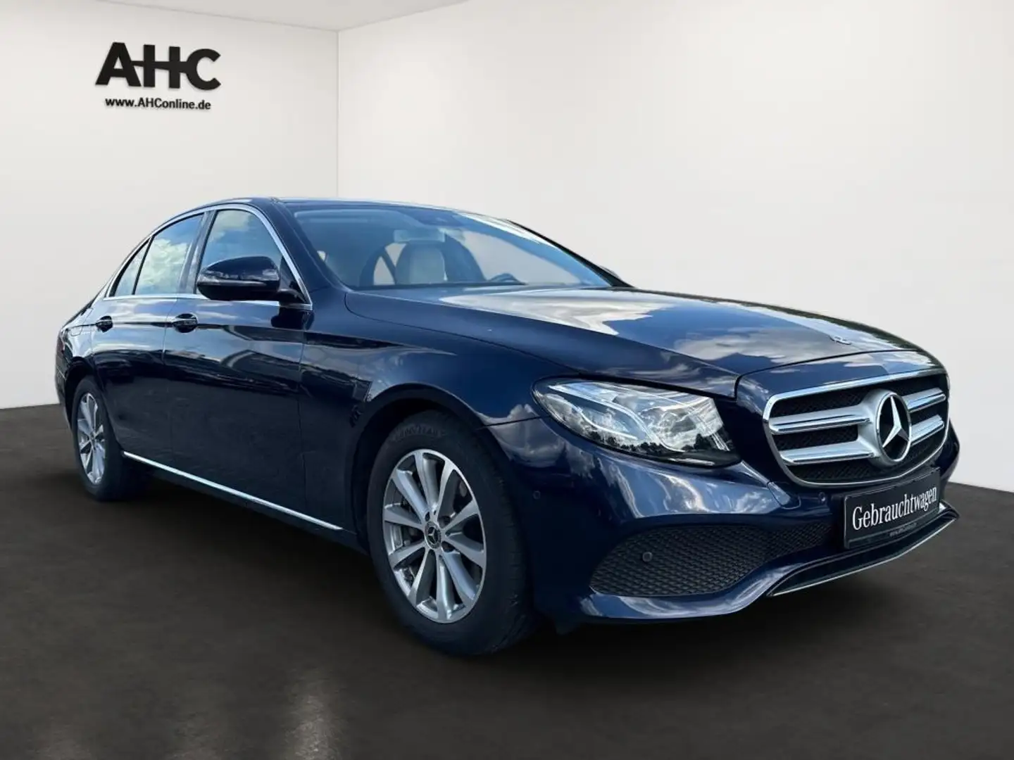 Mercedes-Benz E 250 Avantg. Totwi. LED SHZ Ambie. Navi KAM RDK Azul - 2