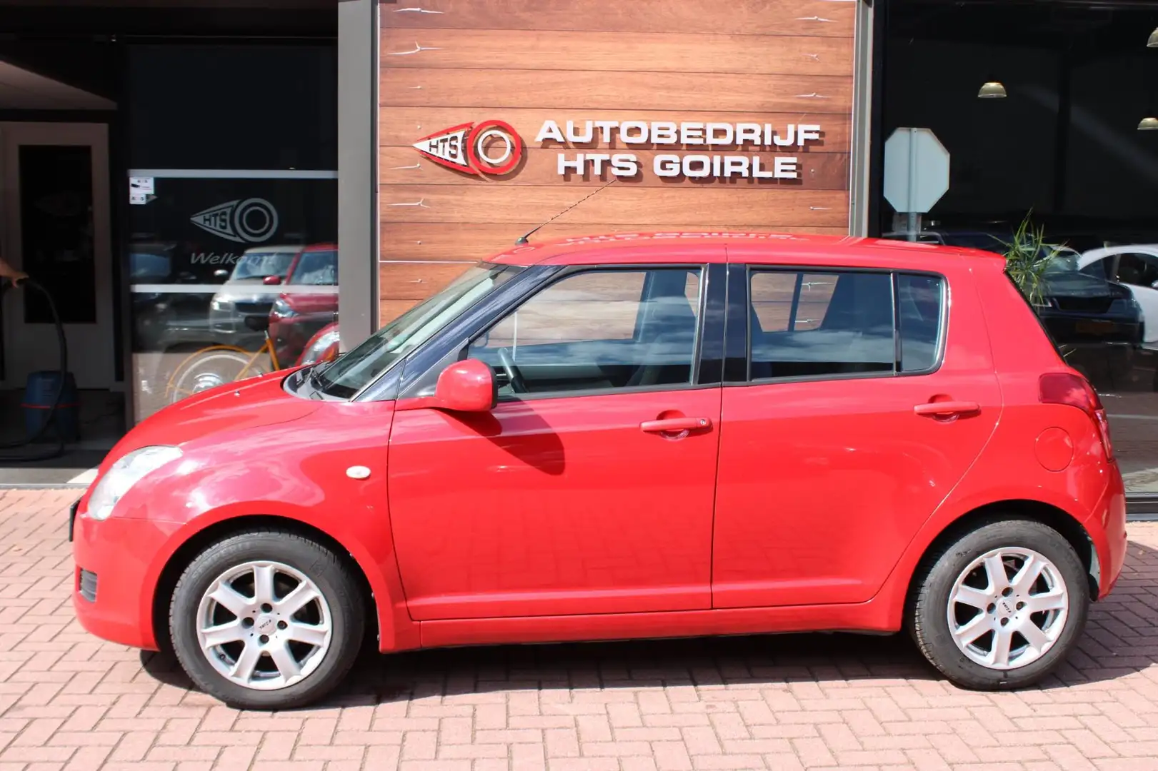 Suzuki Swift 1.3 Base Rouge - 2