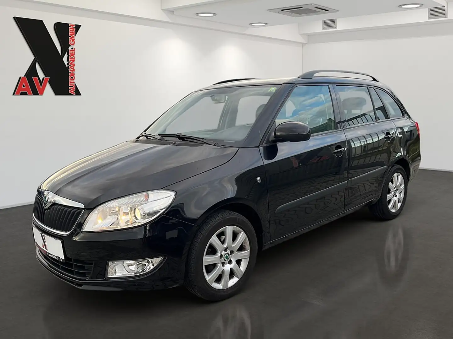 Skoda Fabia Combi Ambiente 1,2 TSI/ERSTBESITZ/VOLLSTÄNDIGES... Schwarz - 1