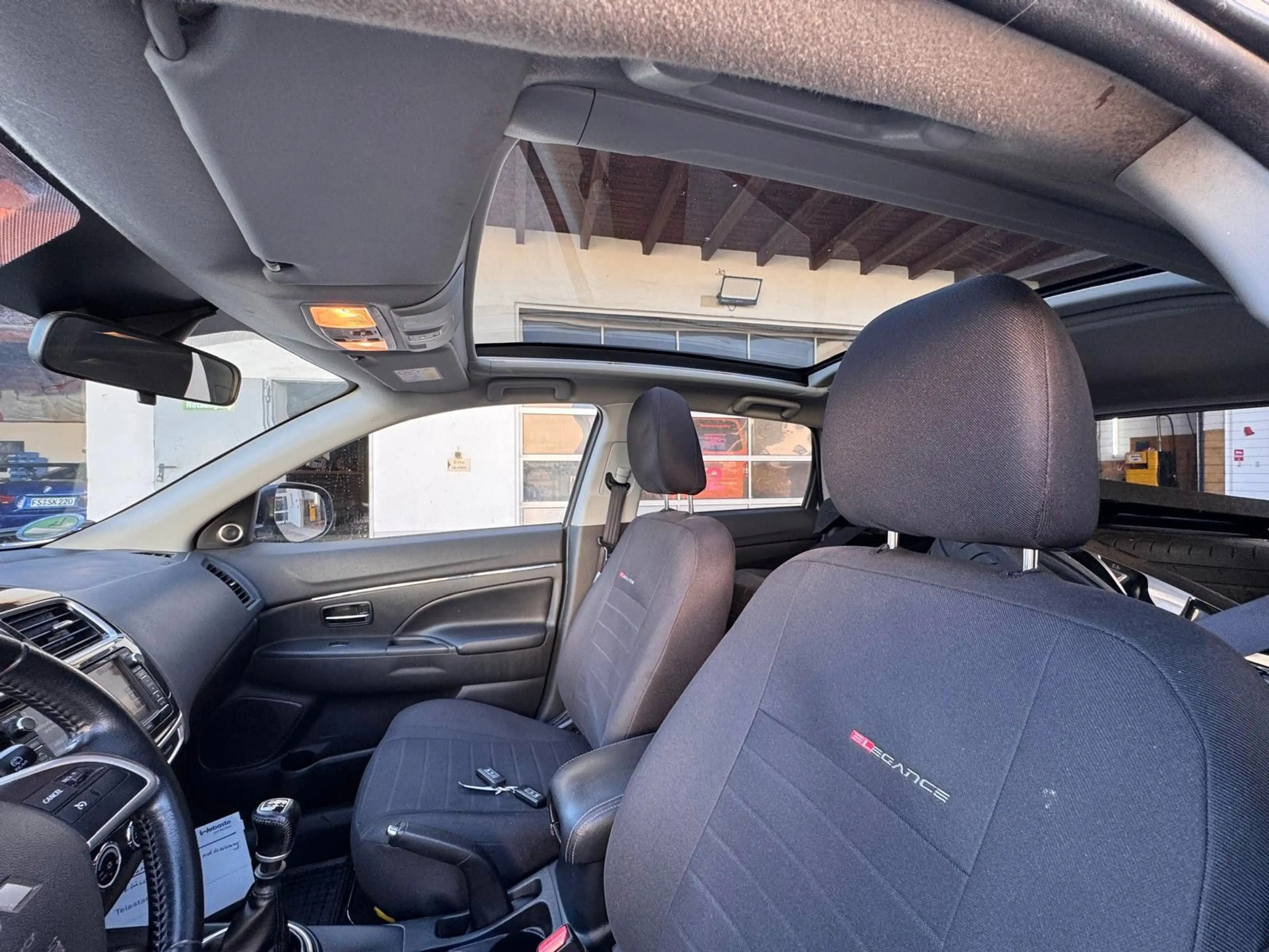 Mitsubishi ASX 1.8 DI-D 4WD Invite AHK Pano Standhzg. — photo 15
