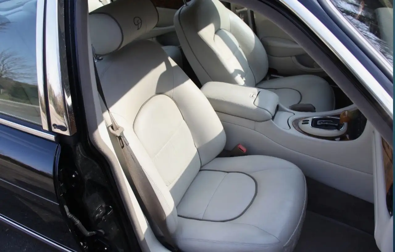 Jaguar Daimler Super V8 LWB (X308), foto 6