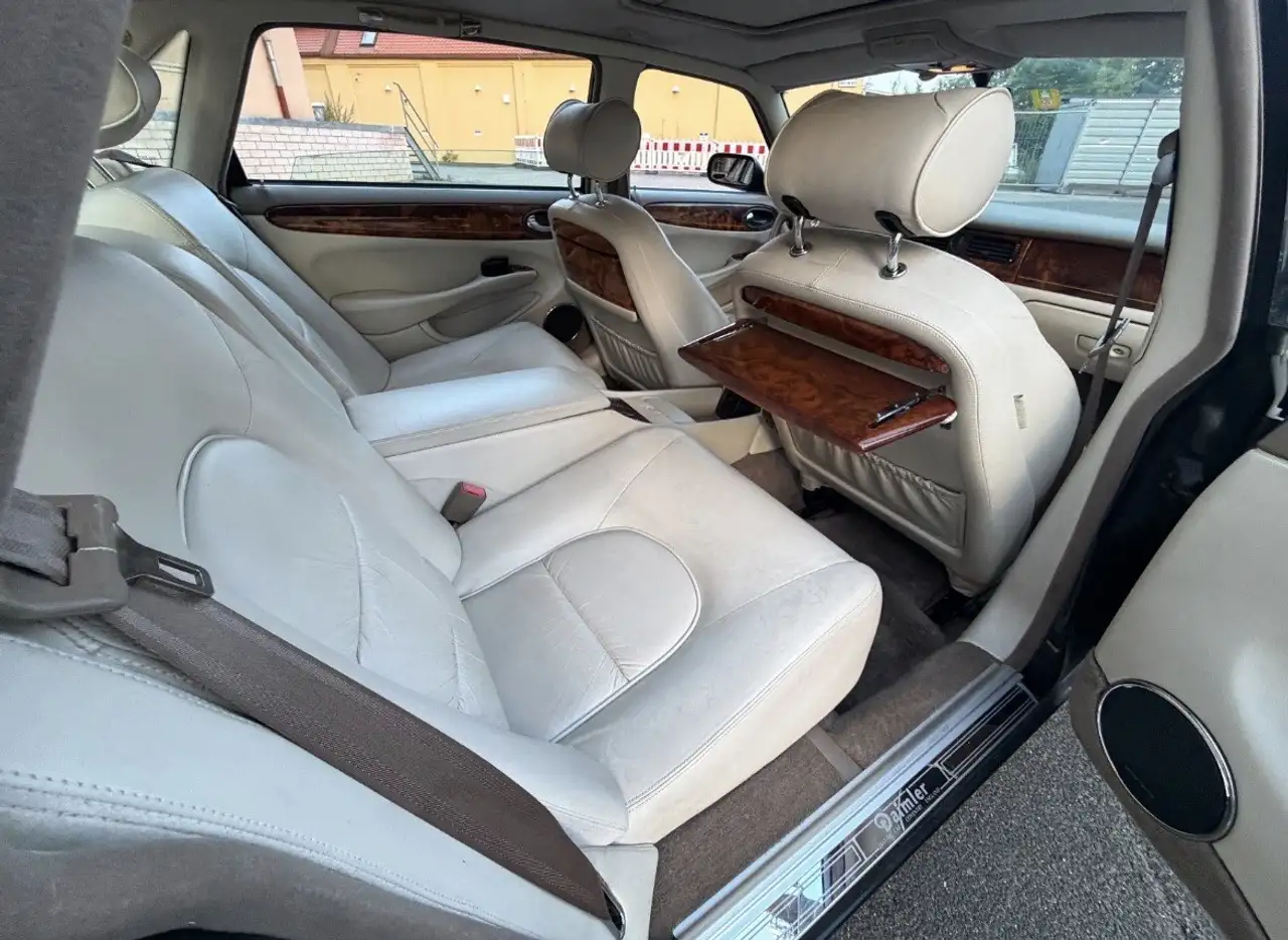 Jaguar Daimler Super V8 LWB (X308), foto 12