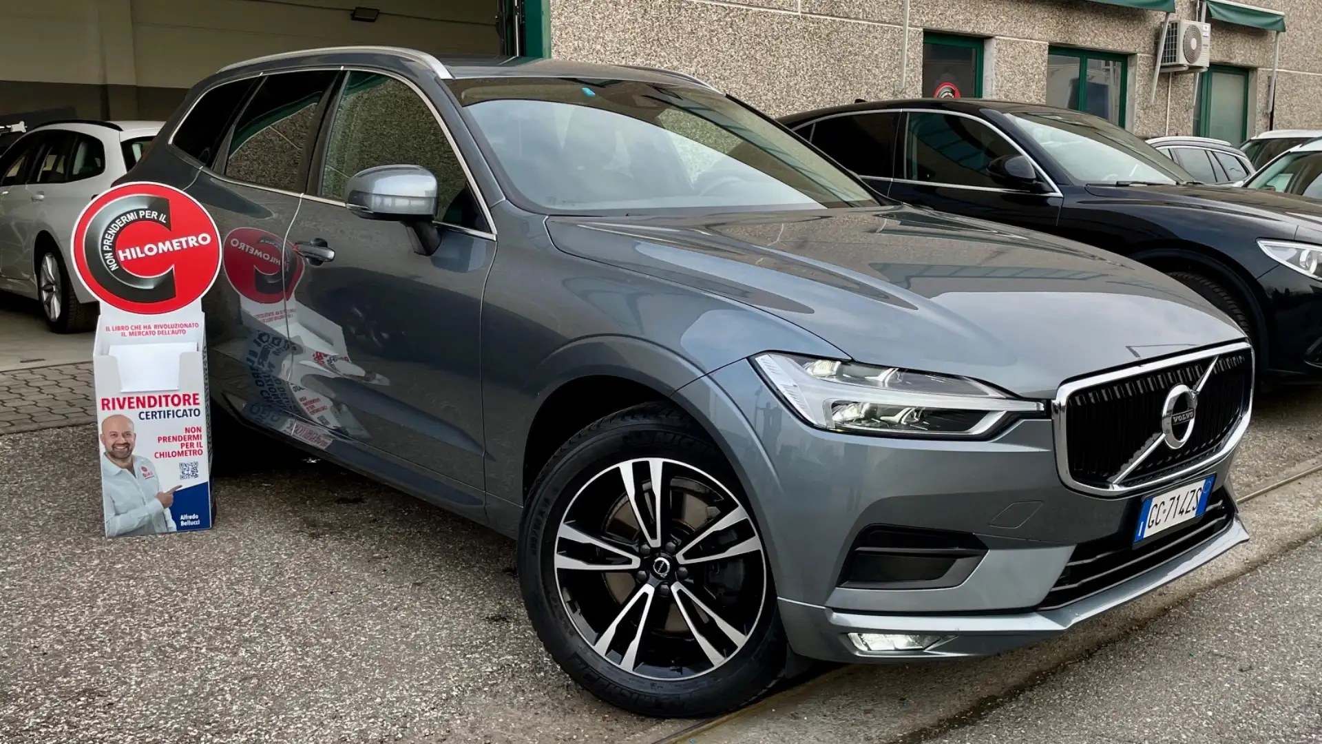 Volvo XC60 XC60 B4 (d) AWD Geartronic Momentum Pro Grigio - 1