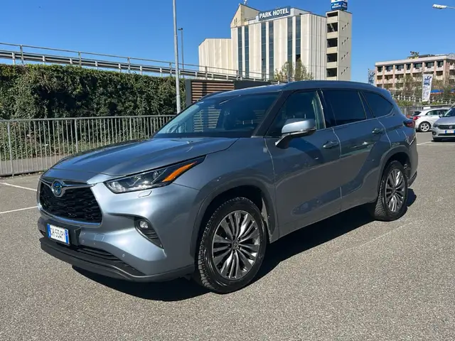 Toyota Highlander 2.5H (244 CV) E-CVT Lounge       IVA ESPOSTA COMPRESA