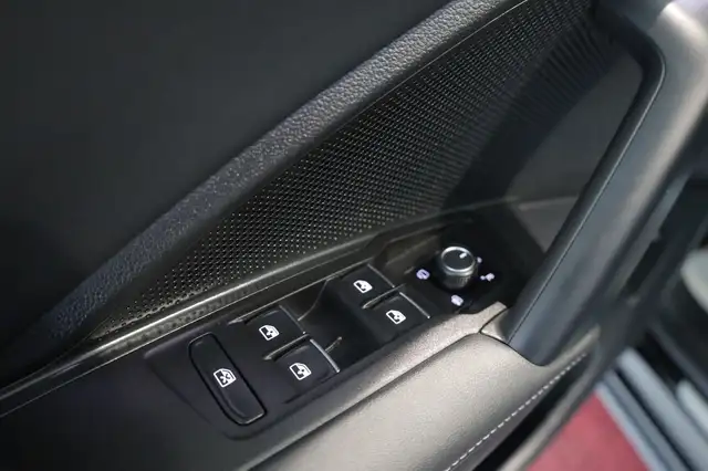 Volkswagen Tiguan view 13