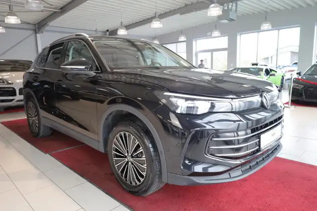 Volkswagen Tiguan view 9