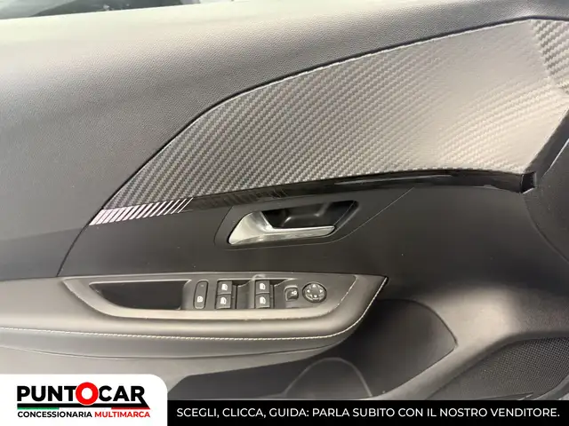 Peugeot 208 view 13