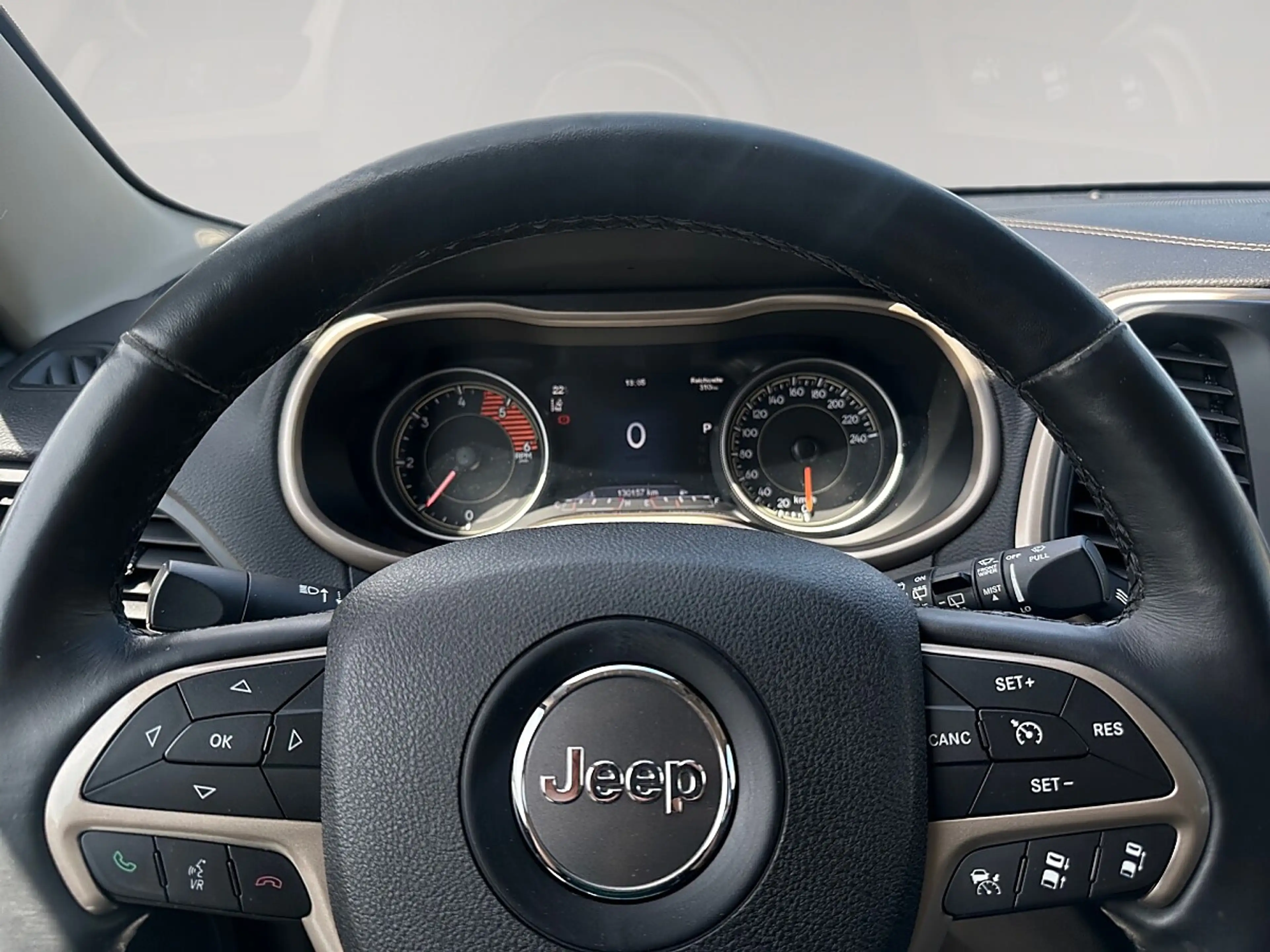 Jeep Cherokee 2,2 MultiJet II AWD Limited Aut. — photo 15